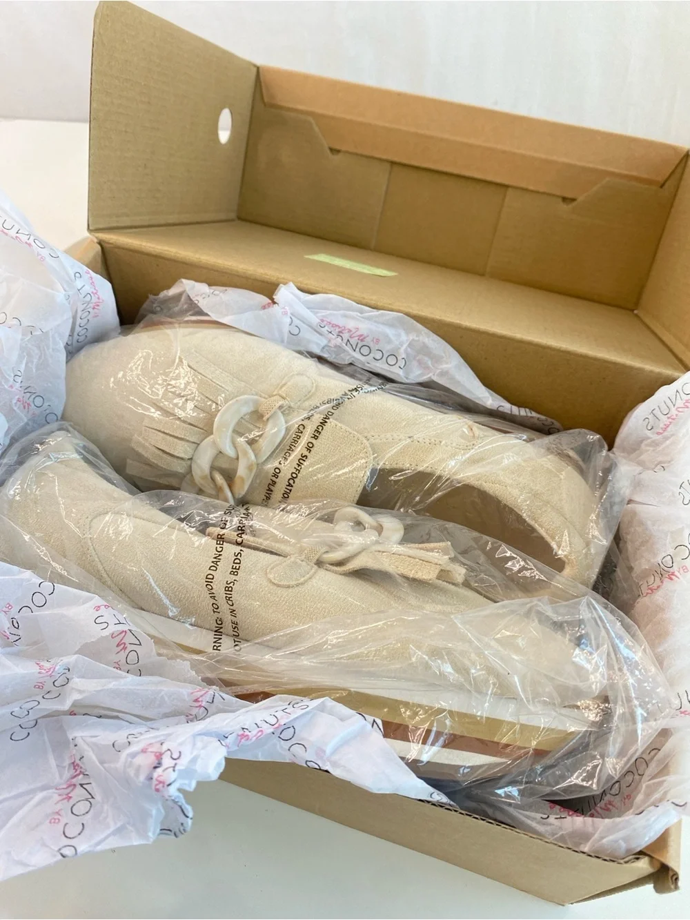 Coconuts by Matisse Bess Beige Ivory Suede Platform Loafers Sneakers Shoes Sz 9